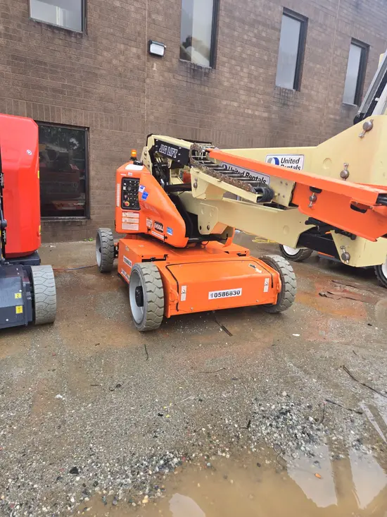2017 JLG E450AJ Articulating Boom Lift