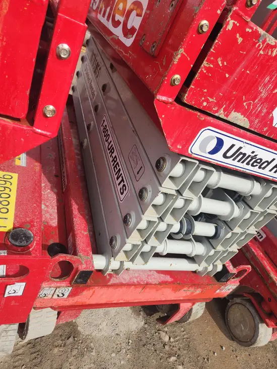 2018 MEC MICRO 19 Scissor Lift