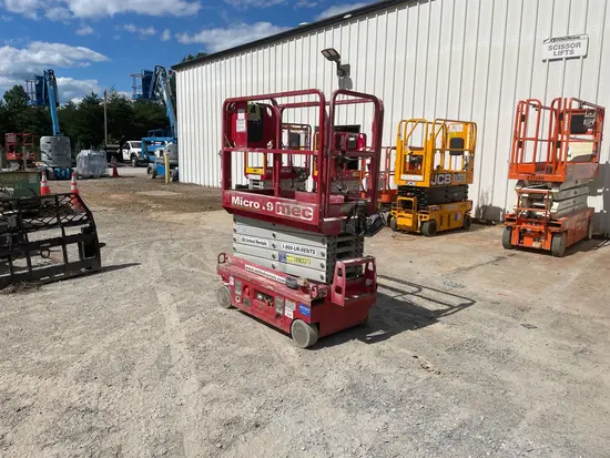 2019 MEC MICRO 19 Scissor Lift