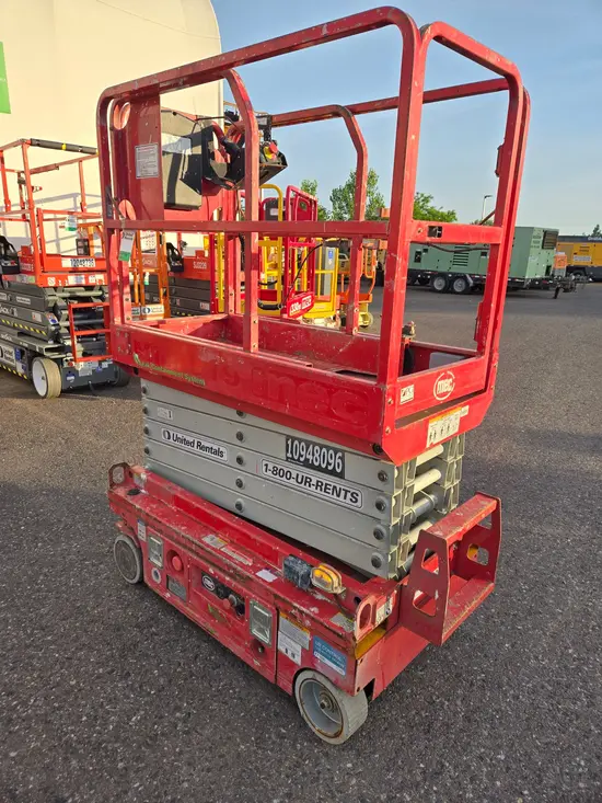 2019 MEC MICRO 19 Scissor Lift