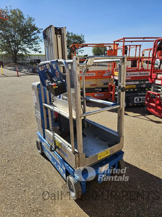 2018 Genie GR-20 Self-Propelled One-Person Lift