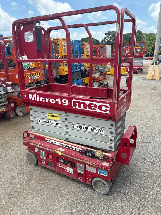 2018 MEC MICRO 19 Scissor Lift
