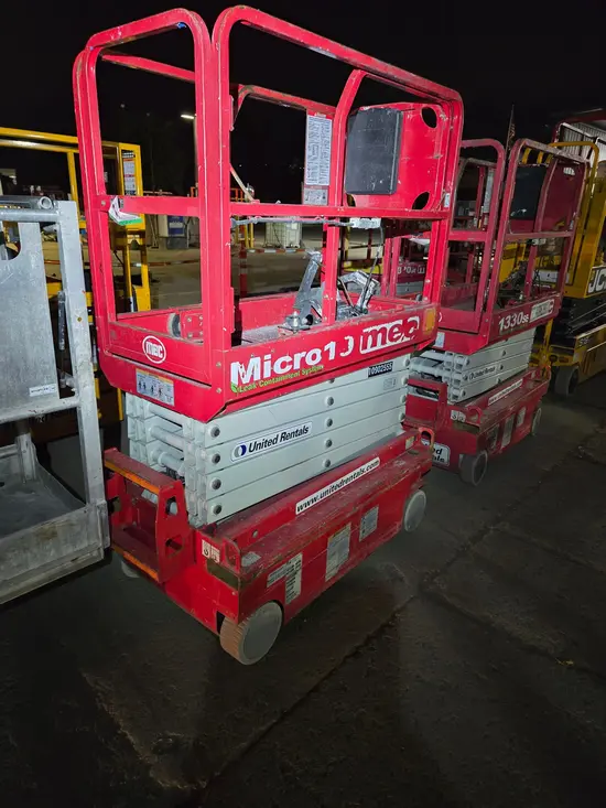 2019 MEC MICRO 19 Scissor Lift