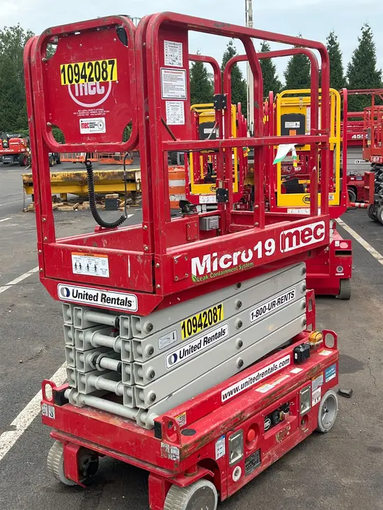 2019 MEC MICRO 19 Scissor Lift