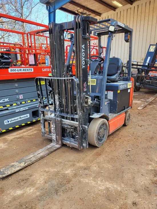 2018 Toyota 8FBCU25 Warehouse Forklift