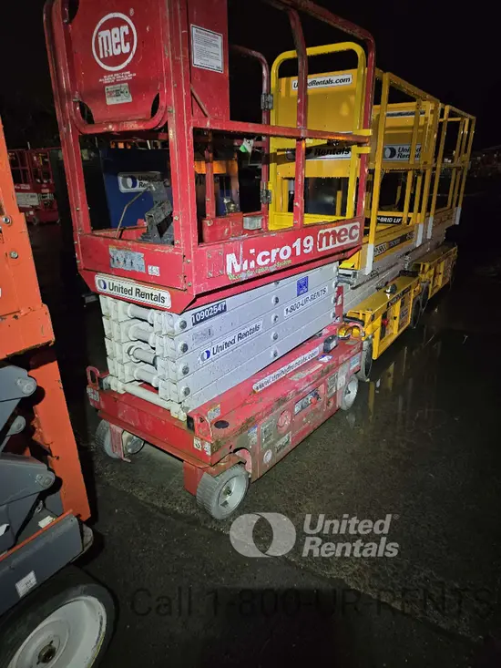 2019 MEC MICRO 19 Scissor Lift