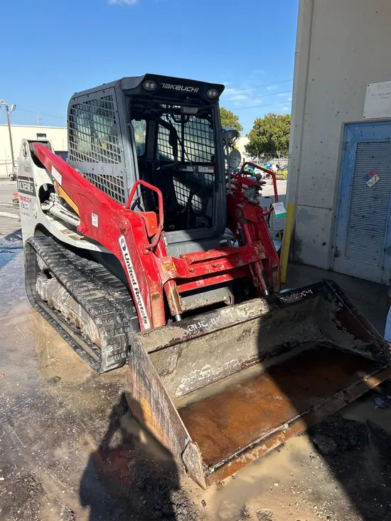 2022 Takeuchi TL12R2-CR Track Loader