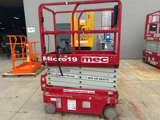 2018 MEC MICRO 19 Scissor Lift