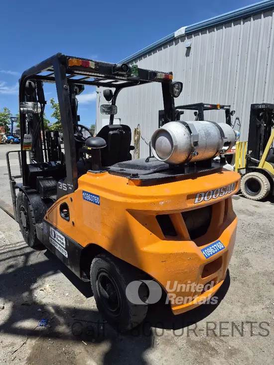 2019 Doosan G35S-7DF Warehouse Forklift