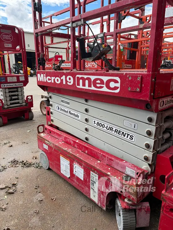 2018 MEC MICRO 19 Scissor Lift