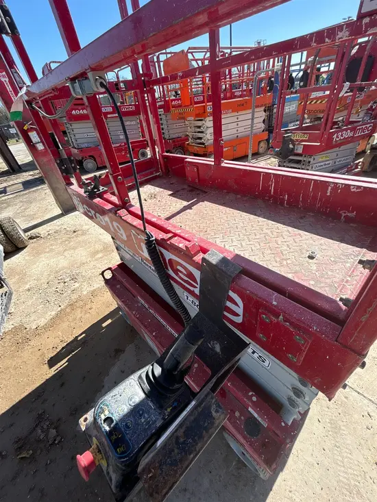 2018 MEC MICRO 19 Scissor Lift