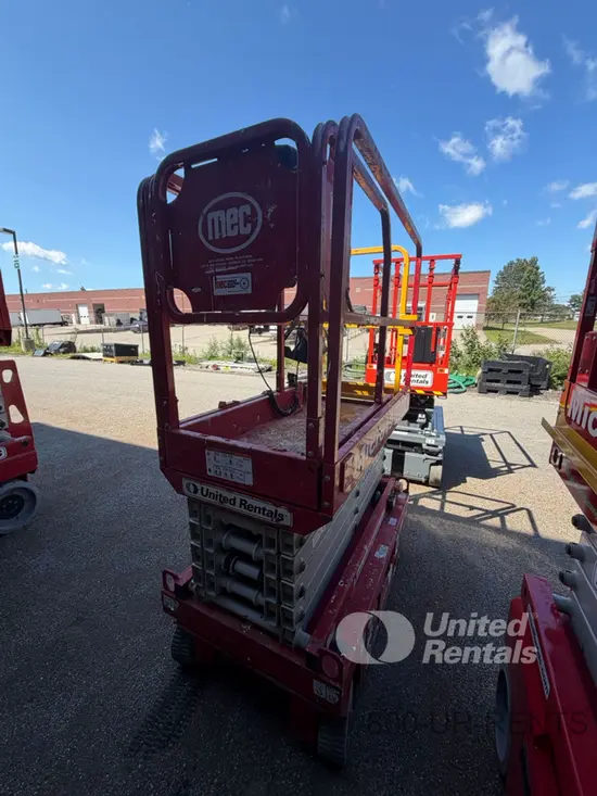 2018 MEC MICRO 19 Scissor Lift