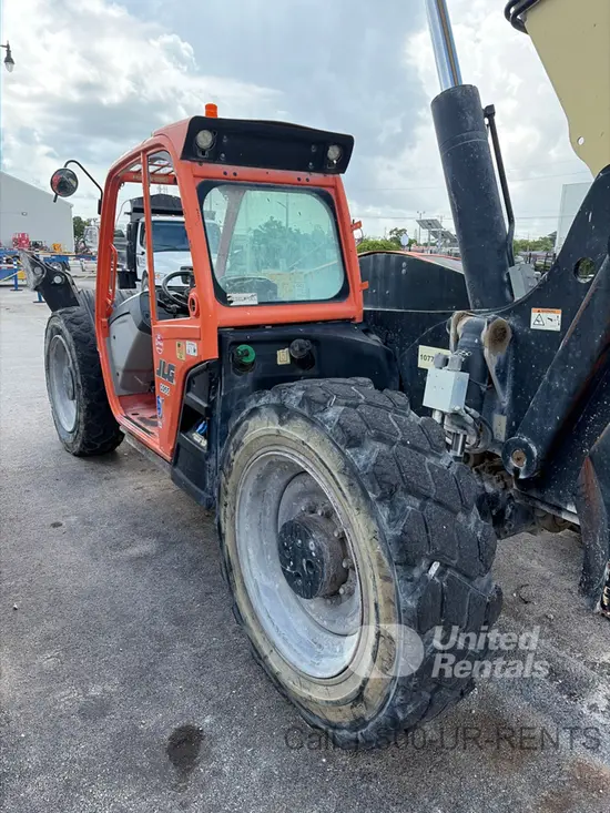 2018 JLG 1055 Forklift