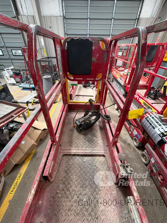 2018 MEC MICRO 19 Scissor Lift