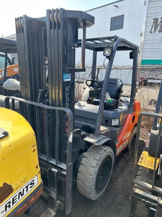 2019 Toyota 8FGU30 Warehouse Forklift