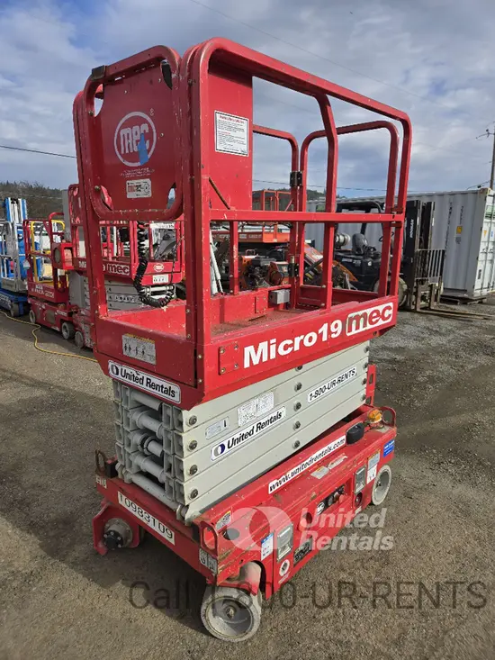 2019 MEC MICRO 19 Scissor Lift