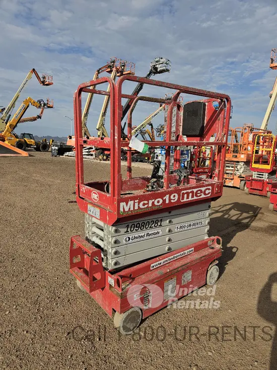 2019 MEC MICRO 19 Scissor Lift