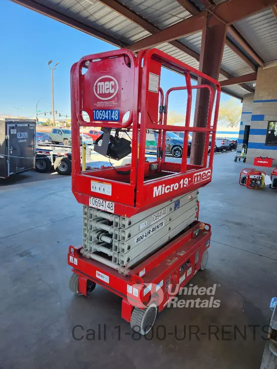2017 MEC MICRO 19 Scissor Lift