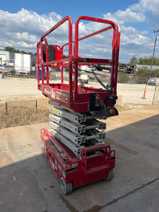 2018 MEC MICRO 19 Scissor Lift