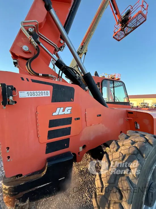 2018 SKYTRAK 8042 Forklift