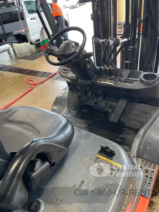 2018 Toyota 8FGU30 Warehouse Forklift