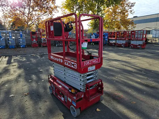 2018 MEC MICRO 19 Scissor Lift