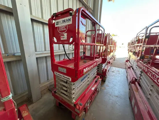 2019 MEC MICRO 19 Scissor Lift