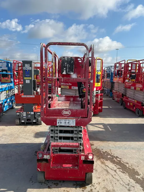 2018 MEC MICRO 19 Scissor Lift