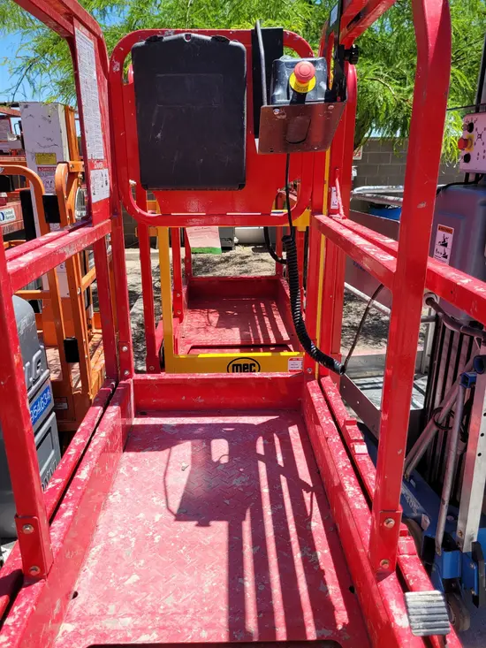 2022 MEC MICRO 19 Scissor Lift