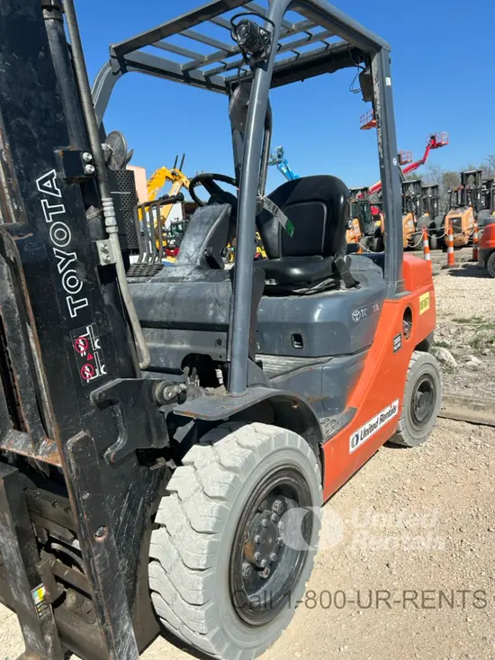 2018 Toyota 8FDU30 Warehouse Forklift