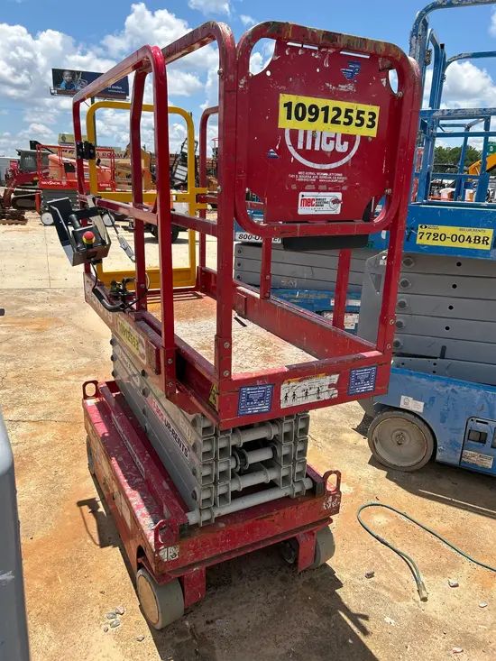 2019 MEC MICRO 19 Scissor Lift