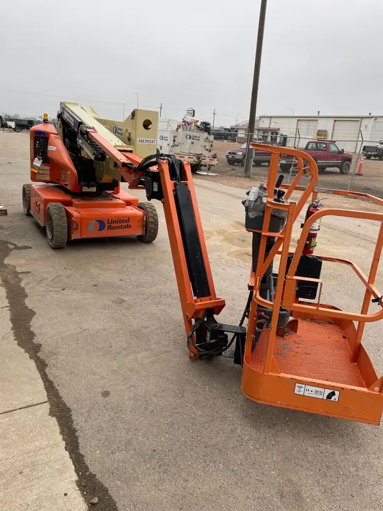 2013 JLG E400AJPN Articulating Boom Lift
