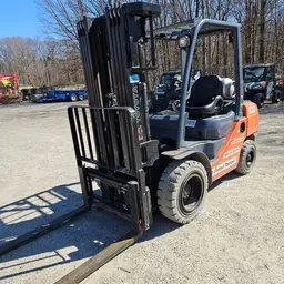 2019 Toyota 8FGU30 Warehouse Forklift