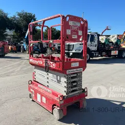 2019 MEC MICRO 19 Scissor Lift
