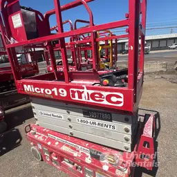 2019 MEC MICRO 19 Scissor Lift