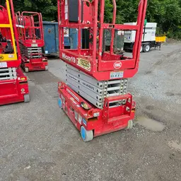 2019 MEC MICRO 19 Scissor Lift