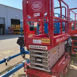 2018 MEC MICRO 19 Scissor Lift