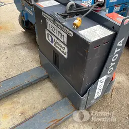 2022 Toyota 8HBW23 Jack