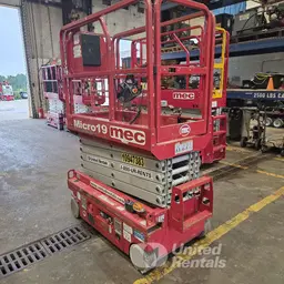 2019 MEC MICRO 19 Scissor Lift
