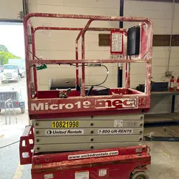 2018 MEC MICRO 19 Scissor Lift