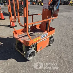 2016 JLG 1230ES Self-Propelled One-Person Lift