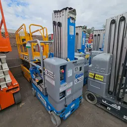 2017 Genie GR-20 Self-Propelled One-Person Lift