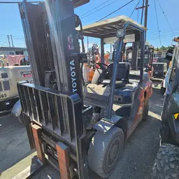 2019 Toyota 8FD35U Warehouse Forklift