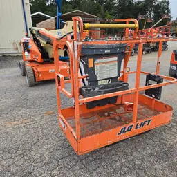 2017 JLG E450AJ Articulating Boom Lift