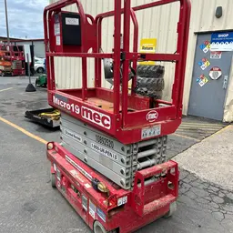 2019 MEC MICRO 19 Scissor Lift
