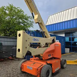 2017 JLG E400AJPN Articulating Boom Lift