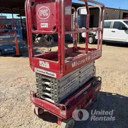 2018 MEC MICRO 19 Scissor Lift