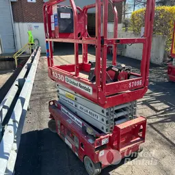 2018 MEC 1330SE Scissor Lift