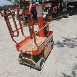 2017 JLG 1230ES Self-Propelled One-Person Lift