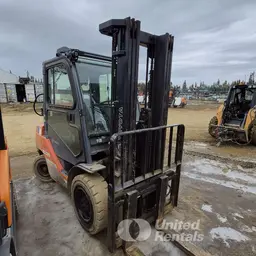 2019 Toyota 8FGU30 Warehouse Forklift